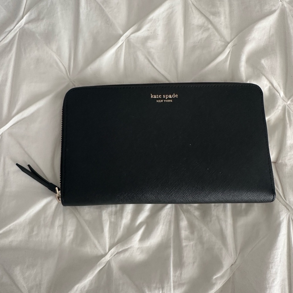 Kate Spade Cameron large travel wallet NWT